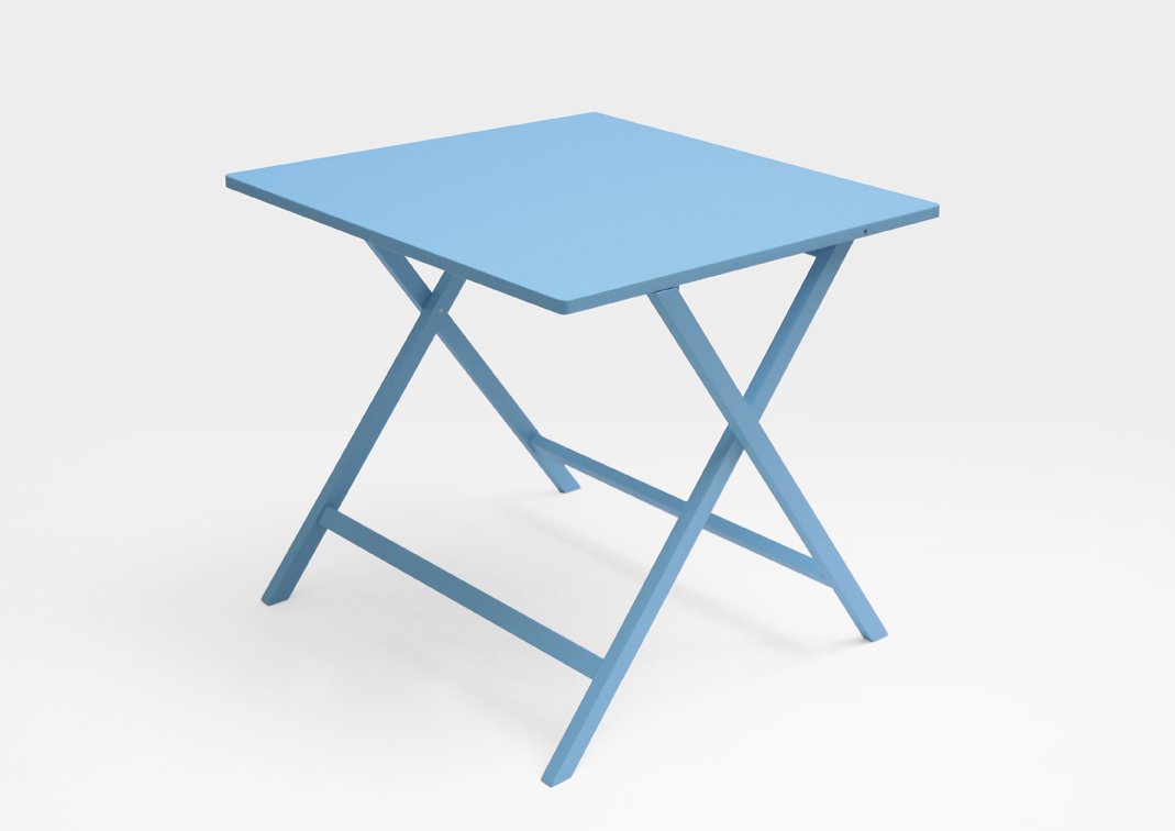 AKIRA folding table 01